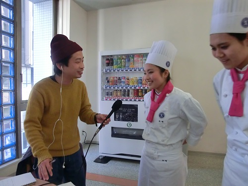 横浜調理師専門学校 ｆｍ横浜のホズミンが来校しました